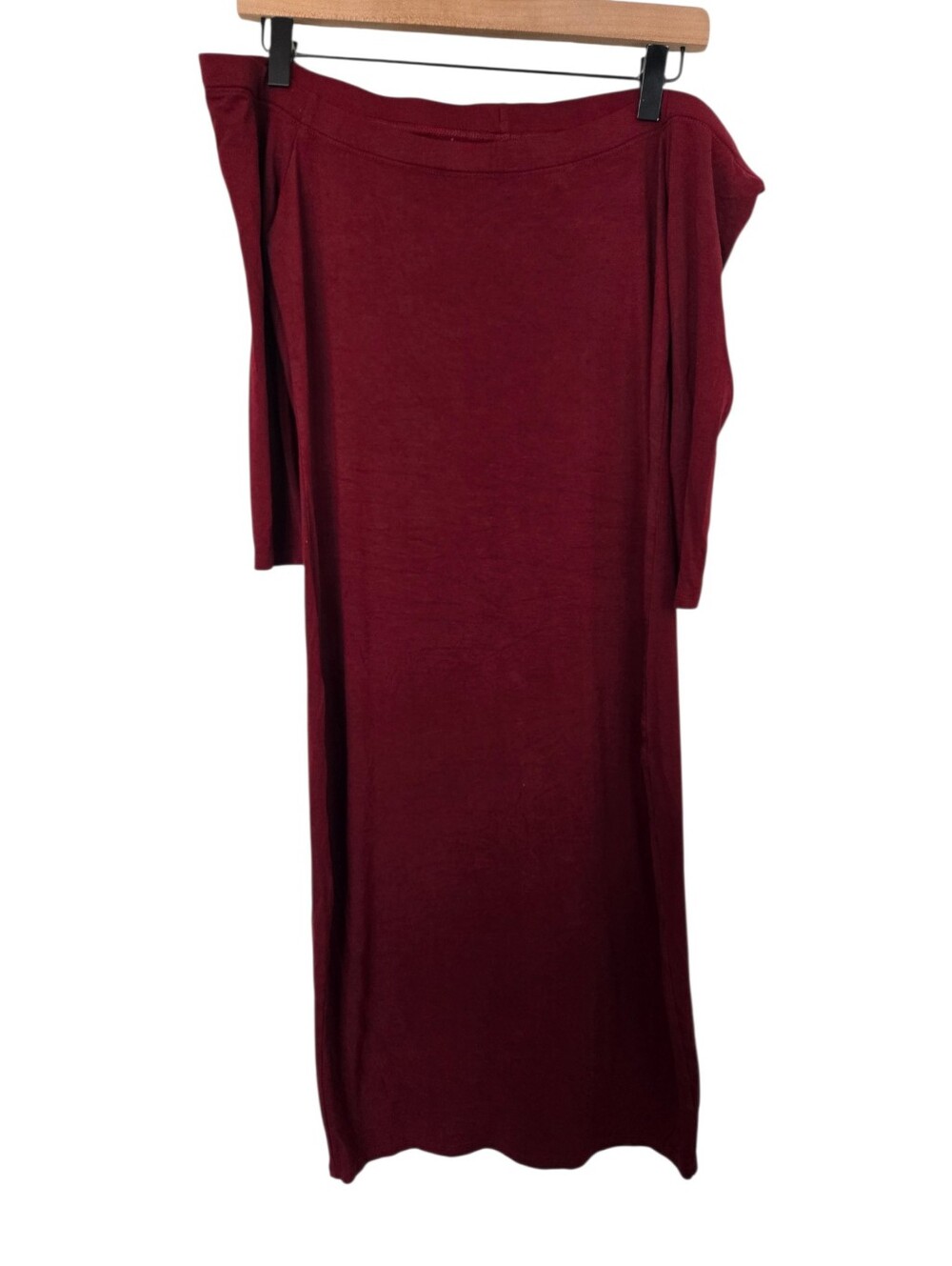 🍷 Belle Sky Burgundy Off Shoulder Midi Dress Size Medium - Picture 2 of 4